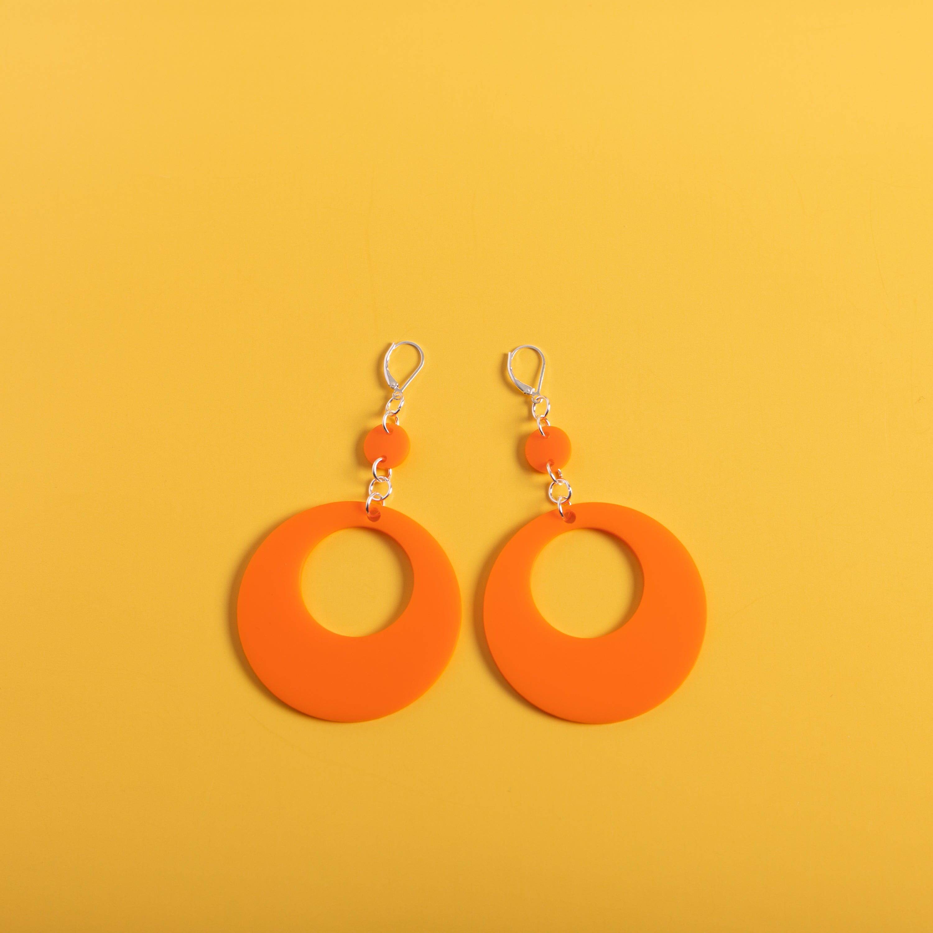 Oh Mod! Dot & Chain Earrings