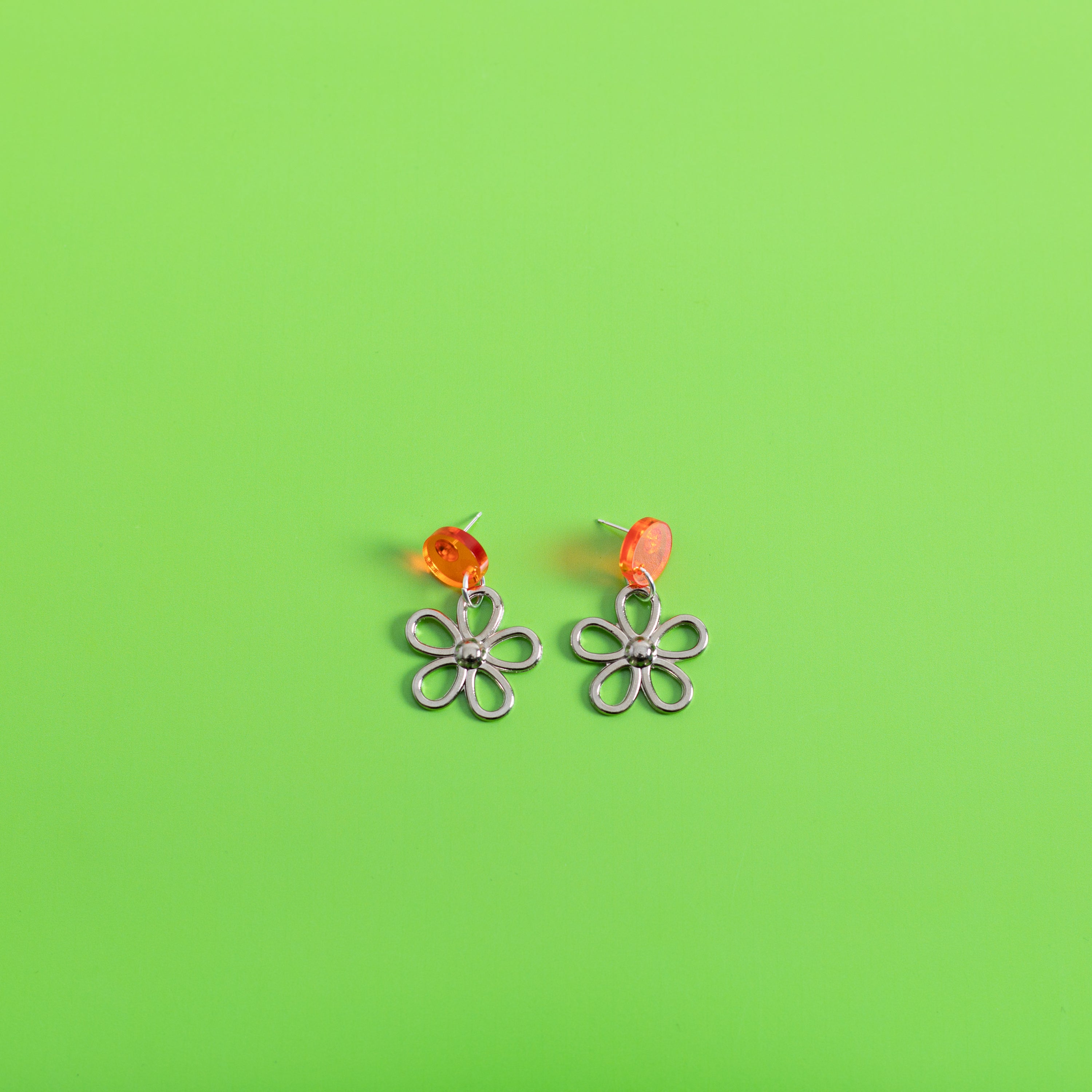 The Metal Daisy Stud Earrings