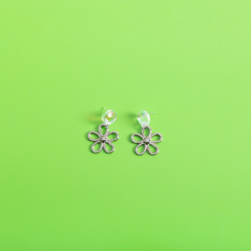 The Metal Daisy Stud Earrings
