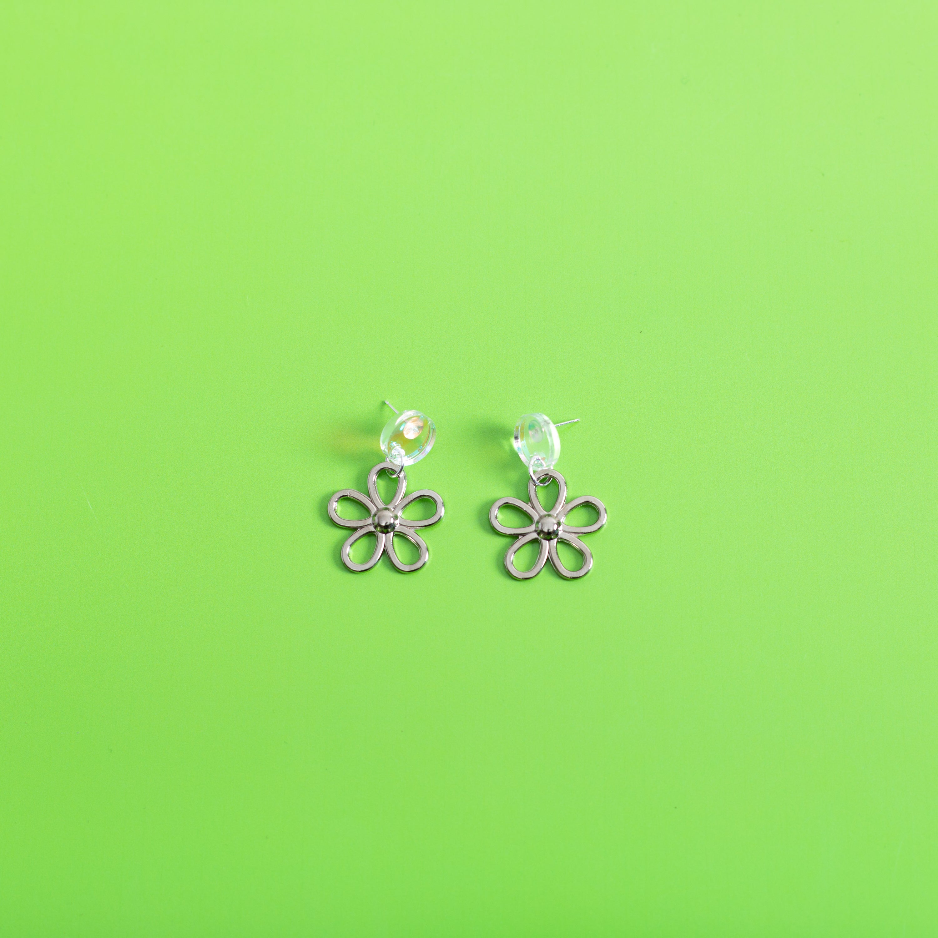 The Metal Daisy Stud Earrings