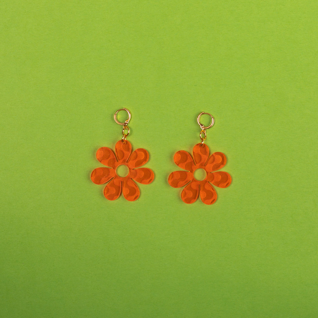The Wavy Dazey Dangle Earrings