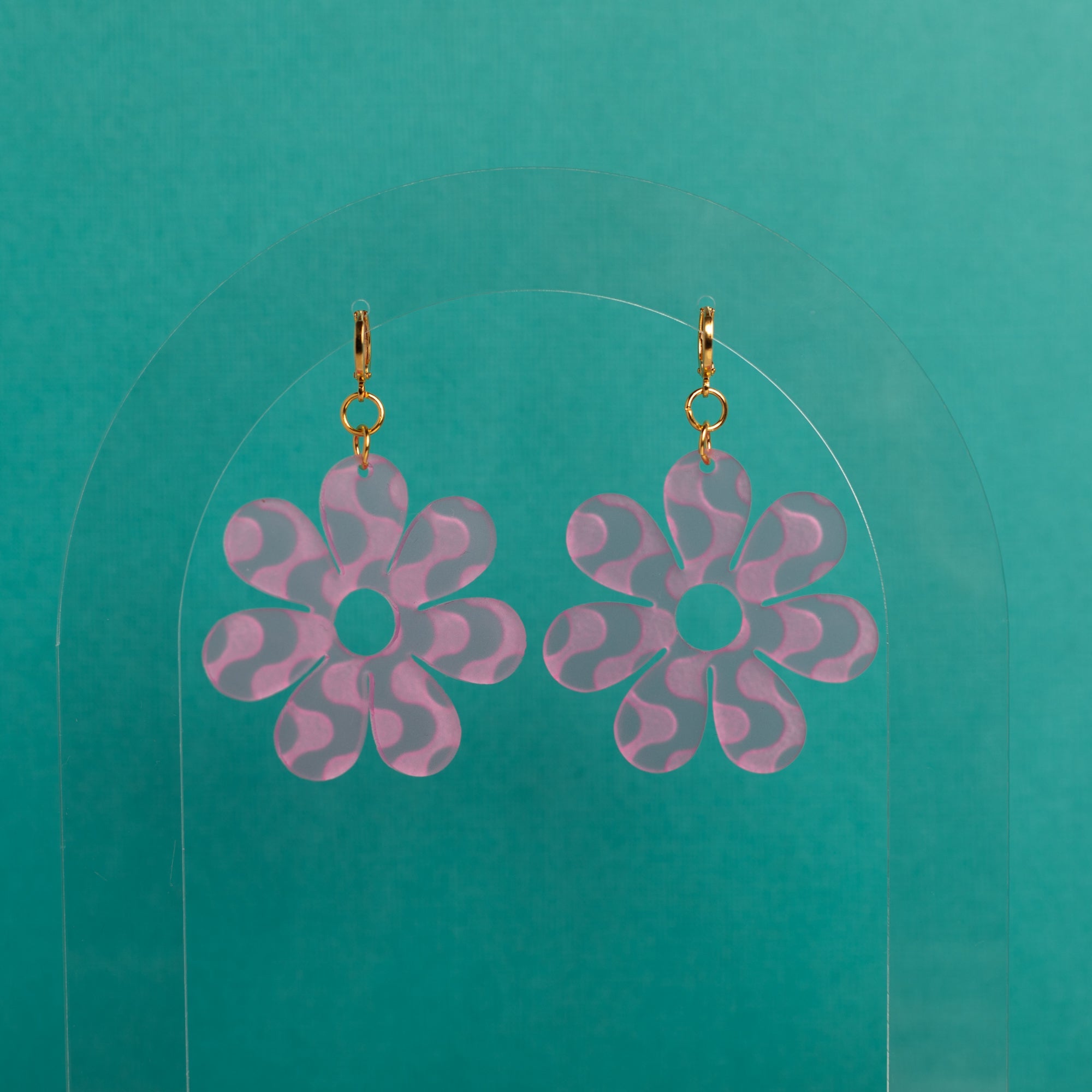 The Wavy Dazey Dangle Earrings