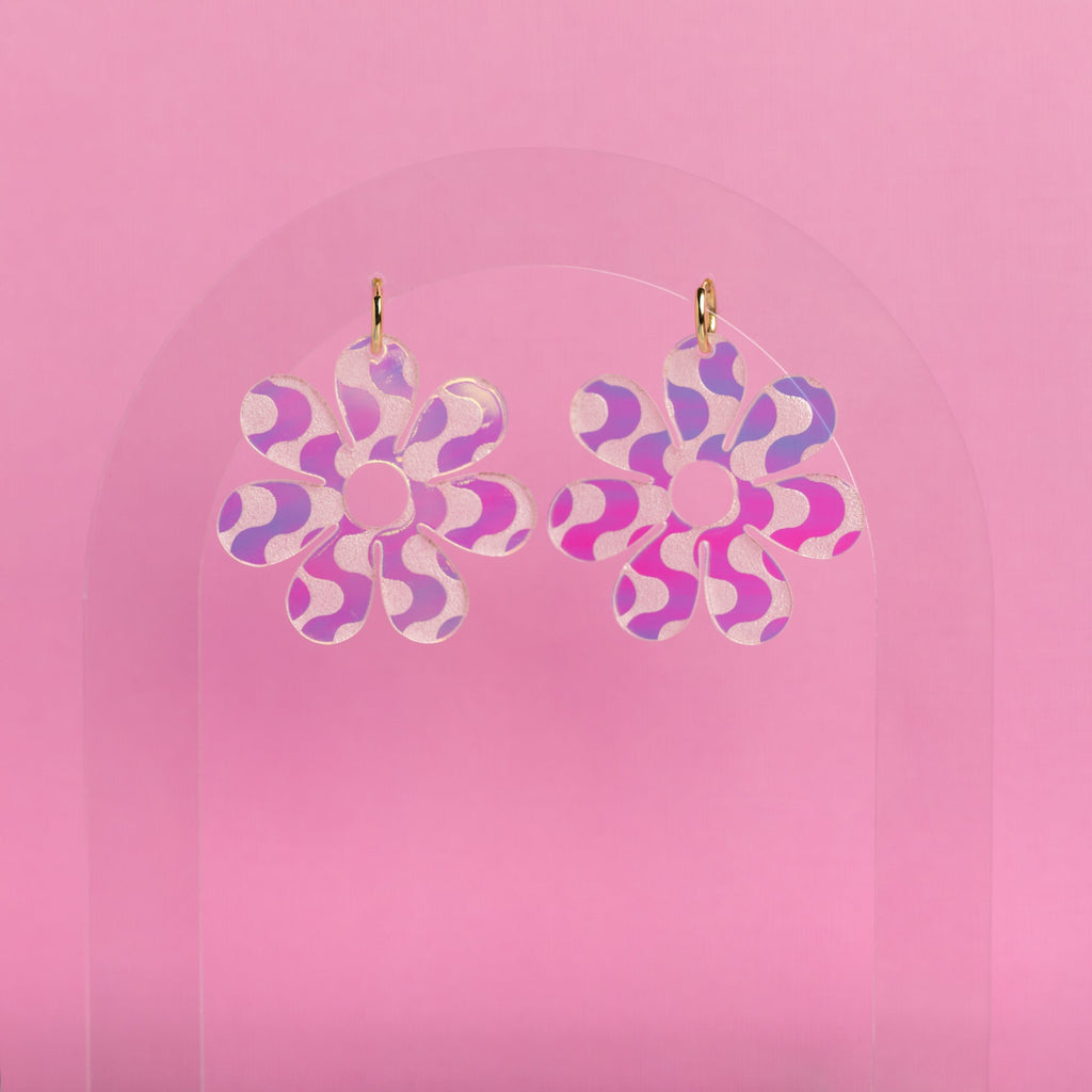 The Wavy Dazey Hoop Earrings