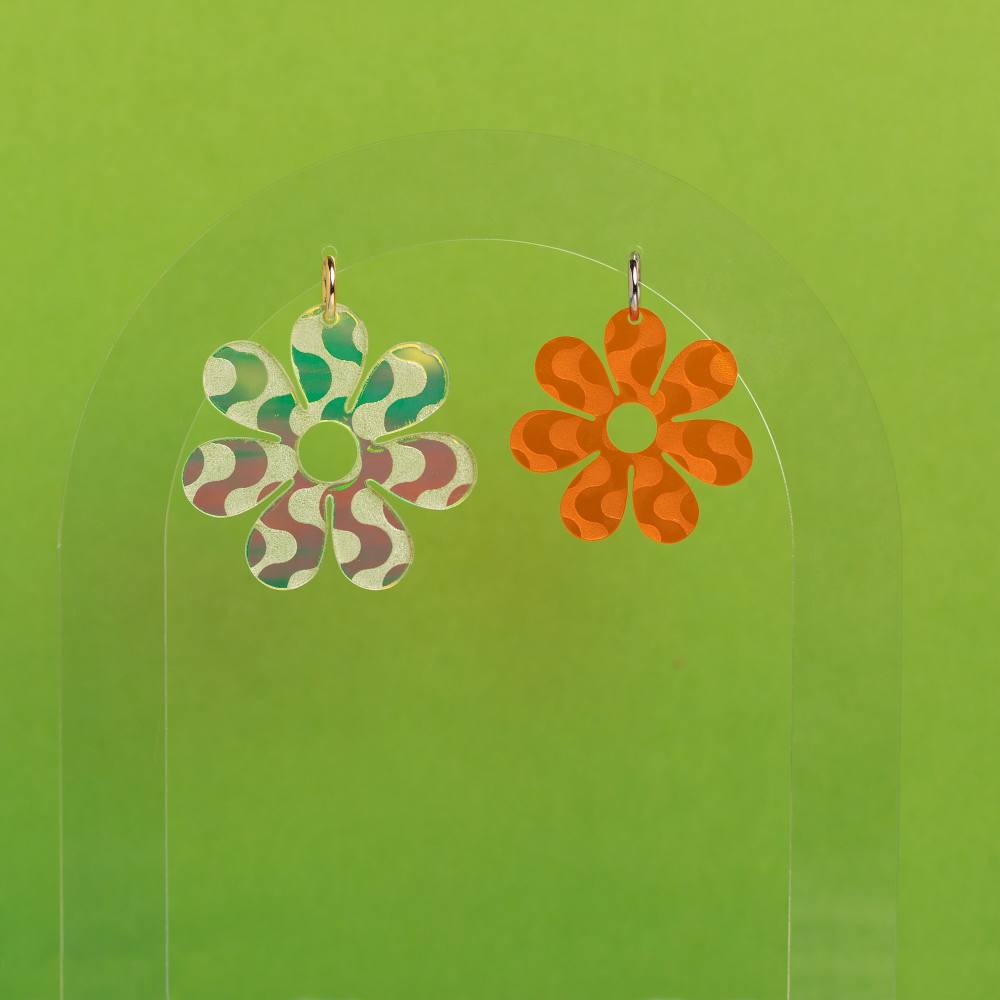 The Wavy Dazey Hoop Earrings