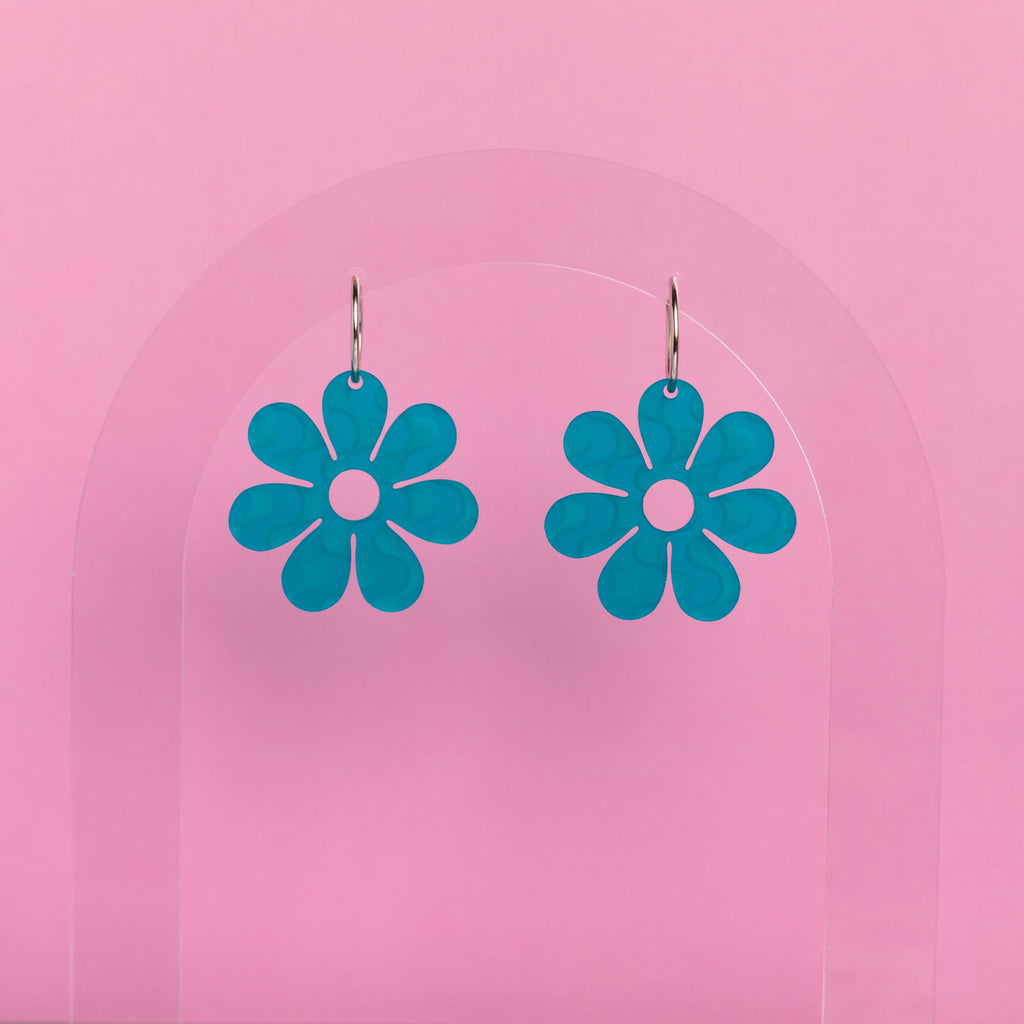The Wavy Dazey Hoop Earrings