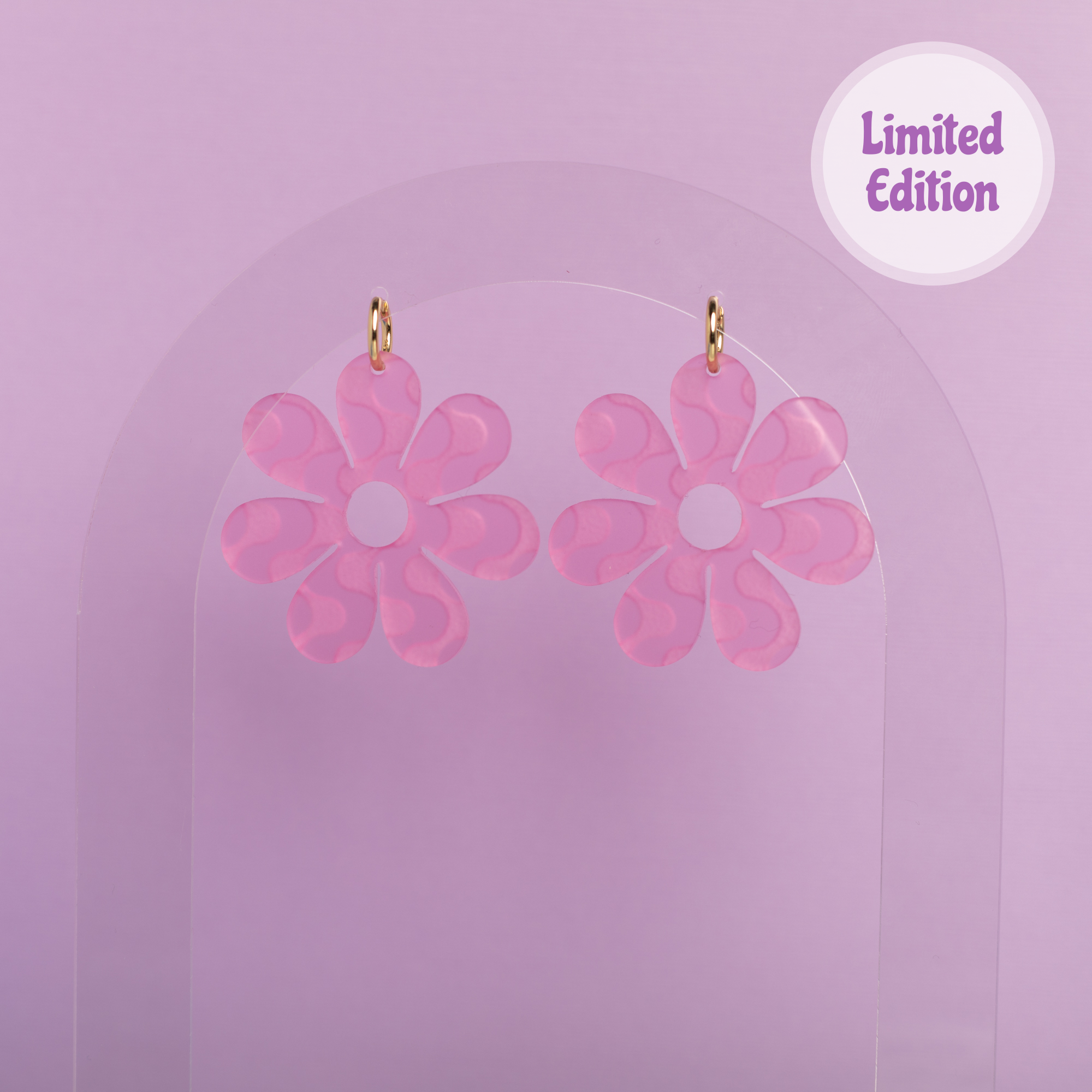 The Wavy Dazey Hoop Earrings