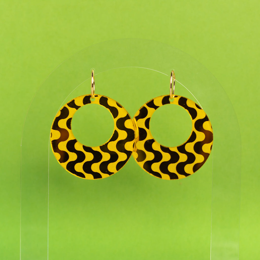 The Wavy Oh! Mod Hoop Earrings