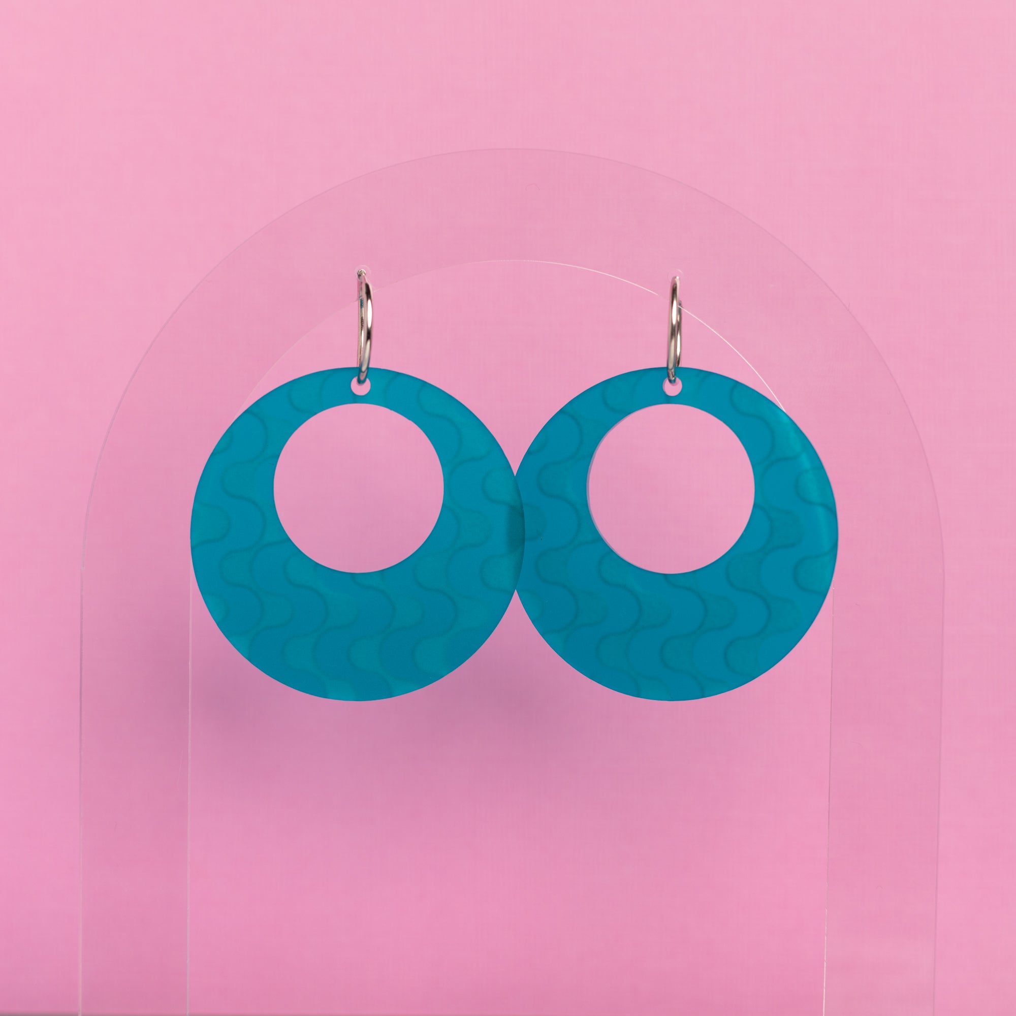 The Wavy Oh! Mod Hoop Earrings