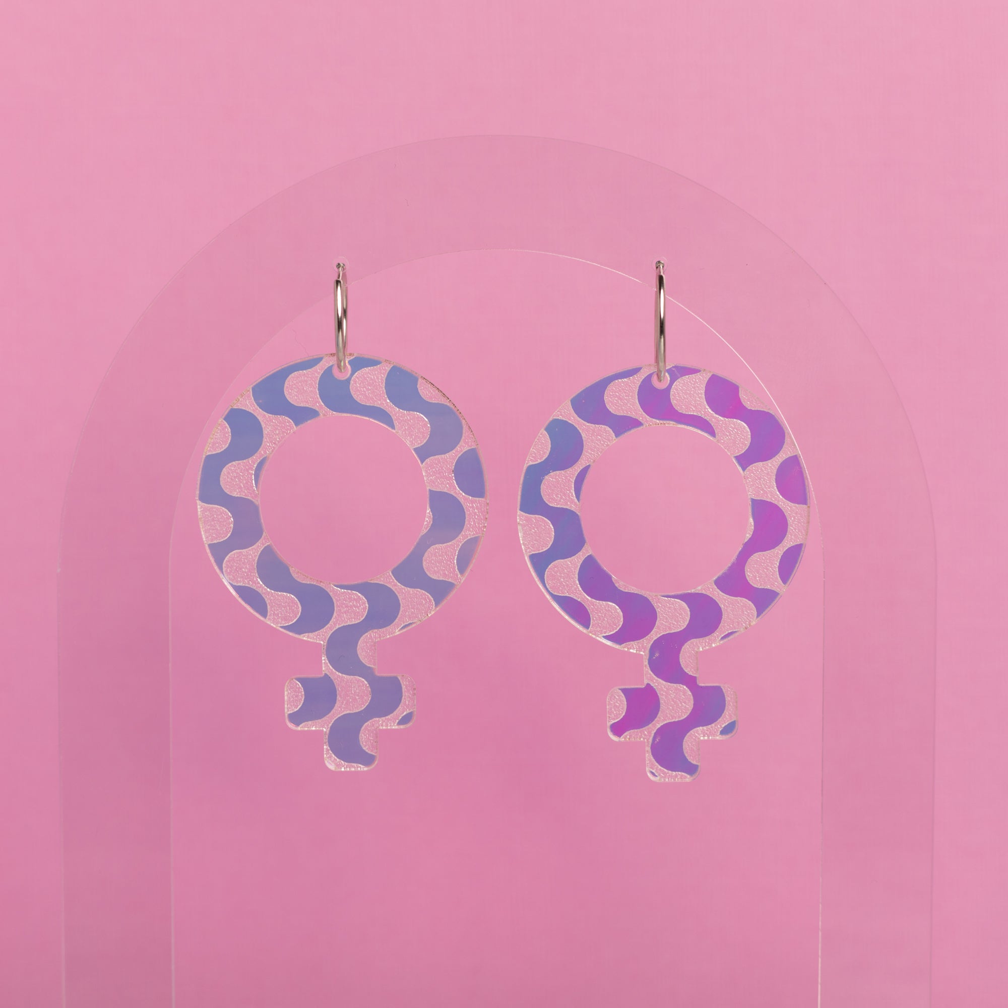 The Wavy Venus Hoop Earrings