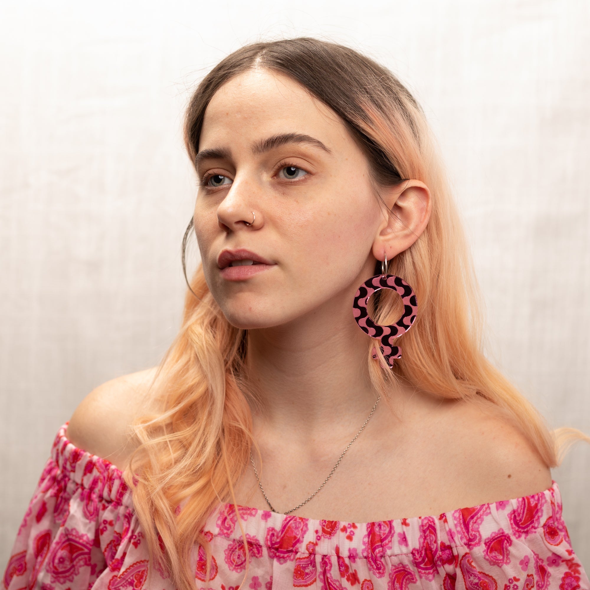 The Wavy Venus Hoop Earrings