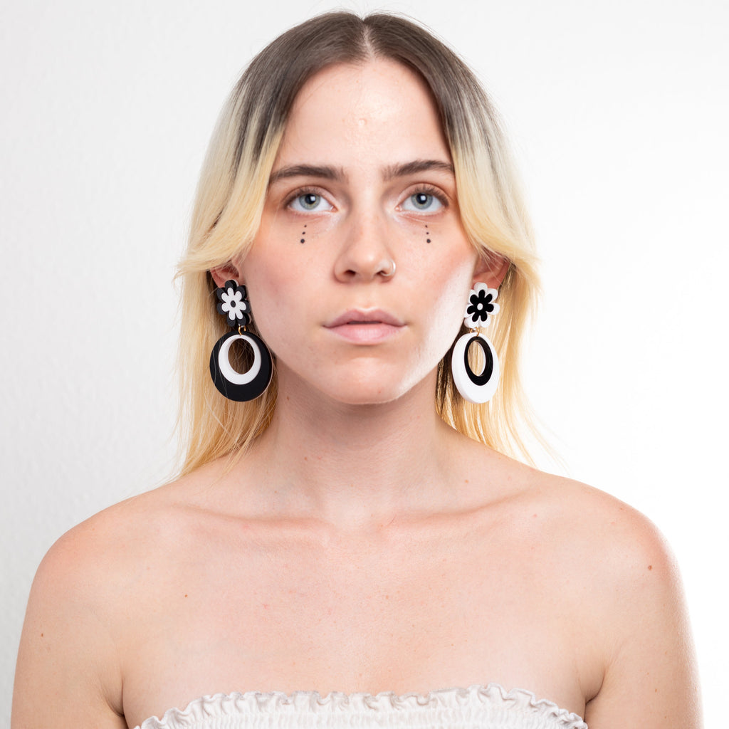 Mod Mama Daisy Stud Earrings