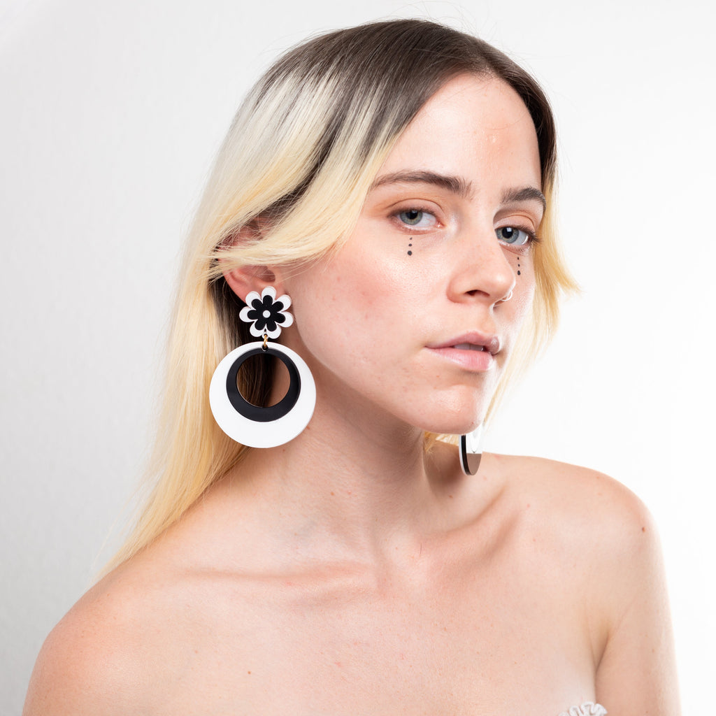 Mod Mama Daisy Stud Earrings