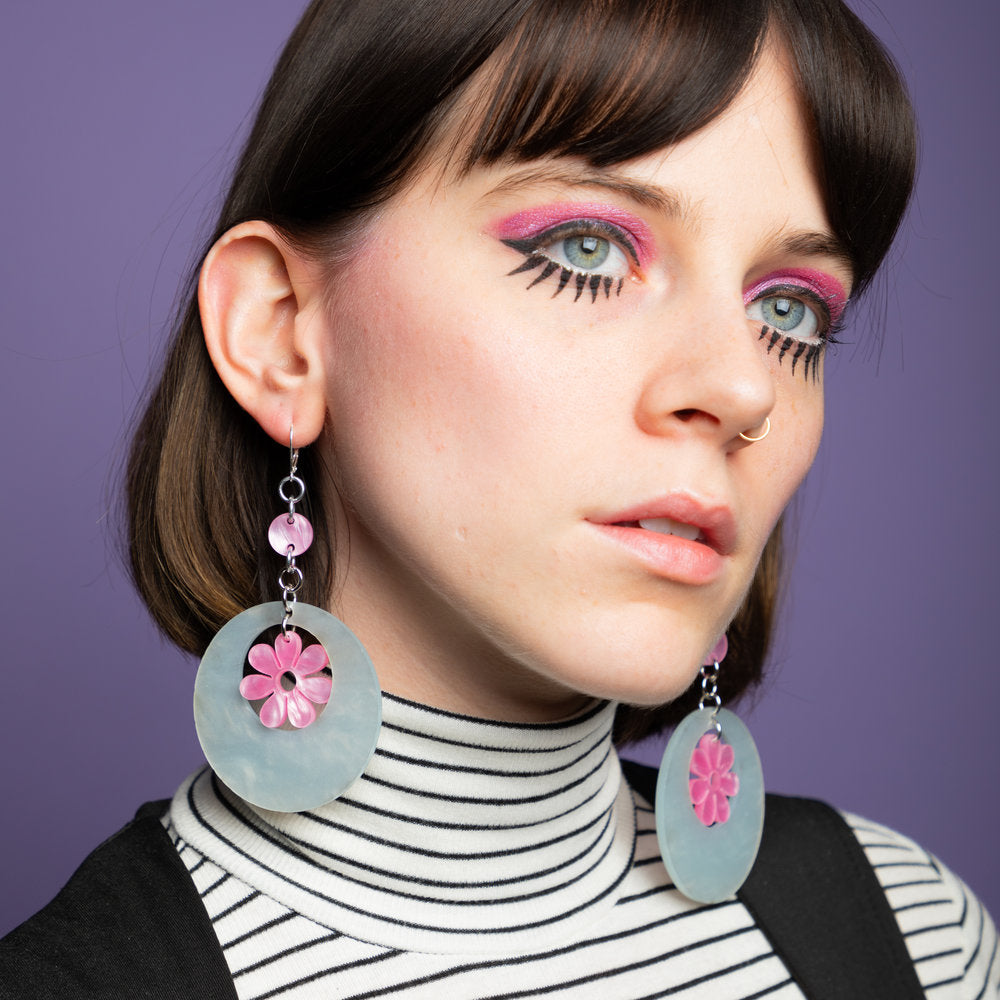 Oh Mod! Floating Dazey Dot & Chain Earrings